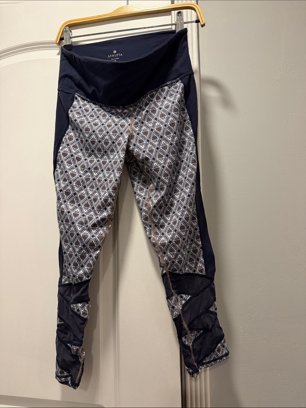 Athleta Navy and White Geometric Print Women’s Active Leggings